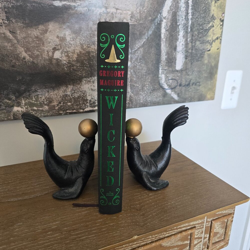Black and Gold Circus Seals Bookends